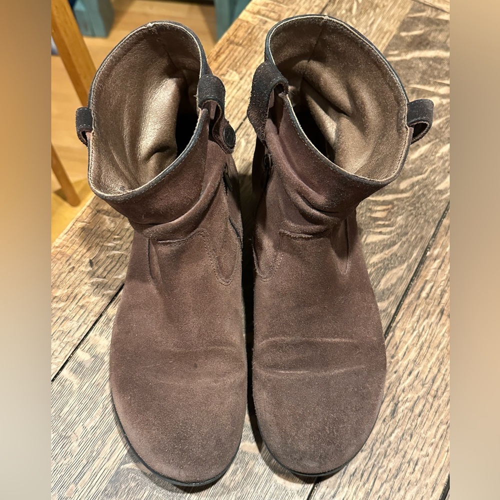 Birkenstock Sarnia Suede Ankle Boots